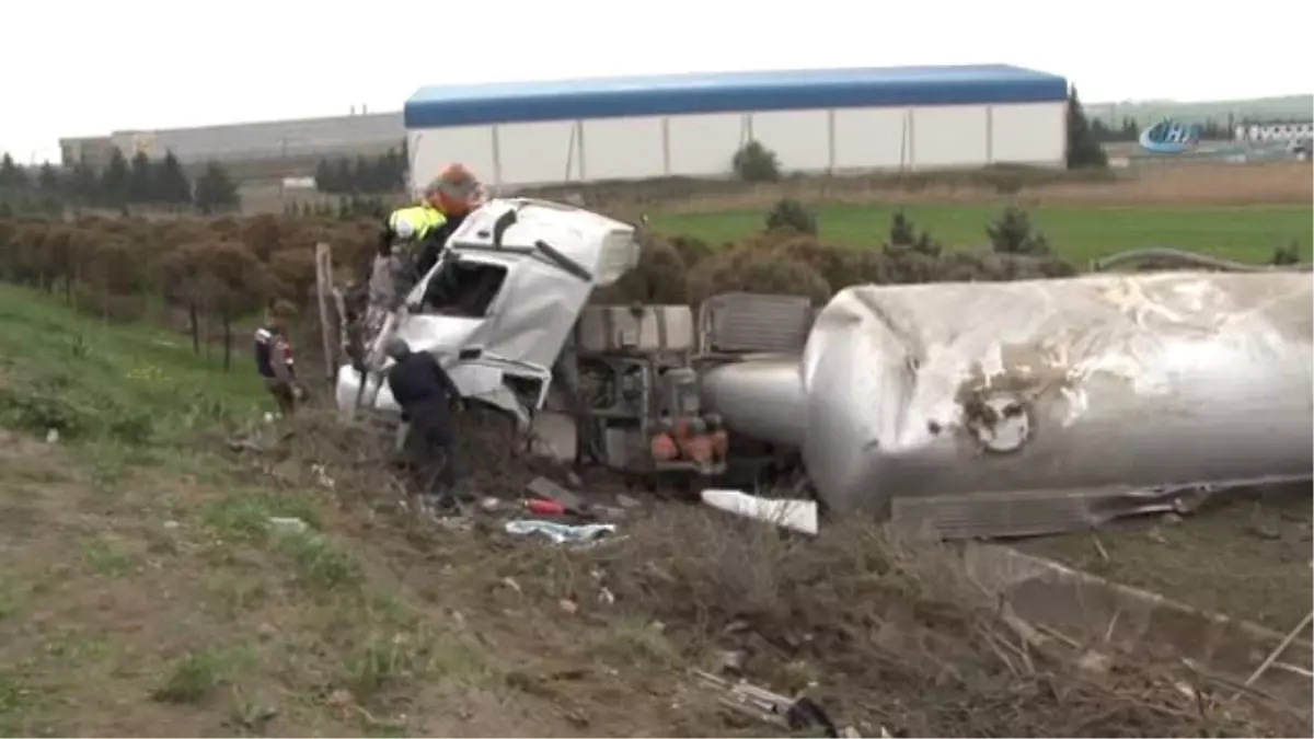 Silivri'de Tanker Kazası: 1 Yaralı
