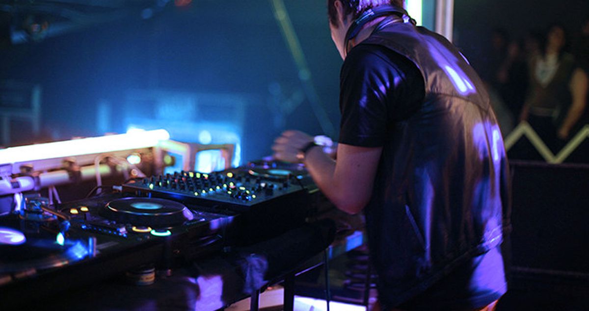 Tunus'ta DJ, Gece Kulübünde Ezan Çaldı, Mekan Kapatıldı