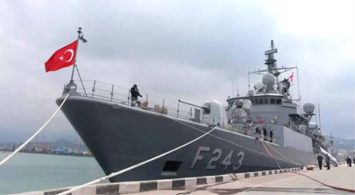 Türk Savaş Gemileri Batum'da