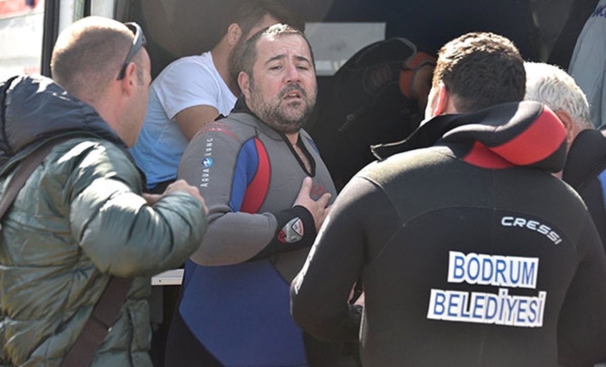 Ata Demirer, Bodrum'da Denize Dalıp Çöp Topladı