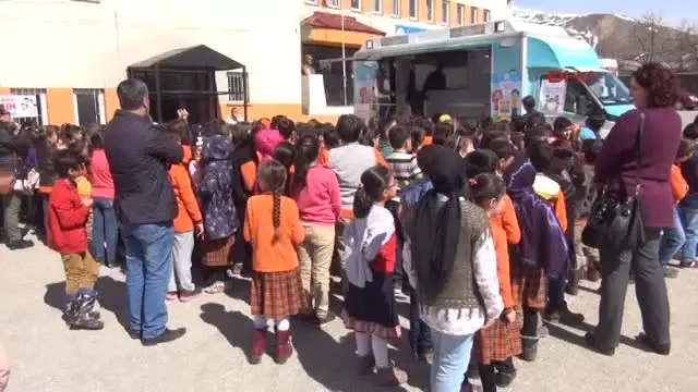 Bitlis'te 'Sağlıklı Dişler, Sağlıklı Gülüşler' Programı Düzenlendi Bitlis'te 'Sağlıklı Dişler, Sağlıklı Gülüşler' Programı Düzenlendi
