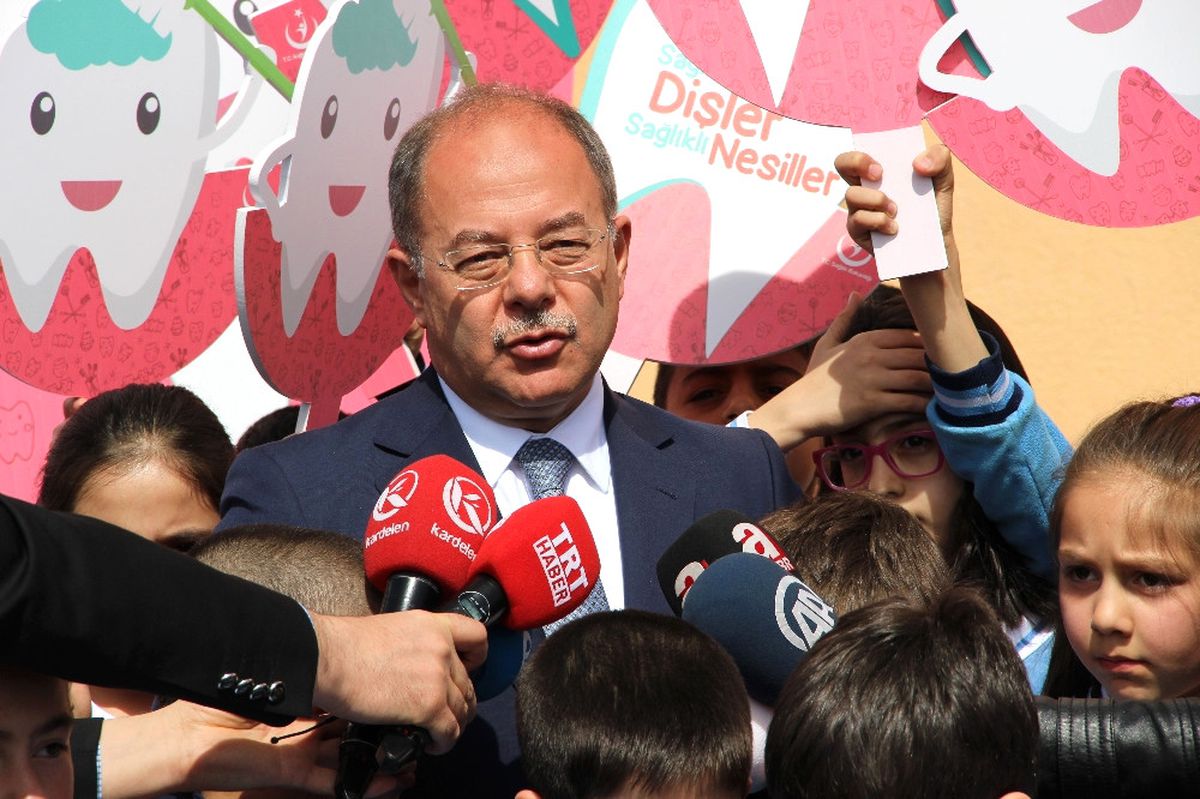İdlib Saldırı Sonrası Bakan Akdağ'dan İlk Tespit: Bulgular Kimyasal Saldırıyı İşaret Ediyor