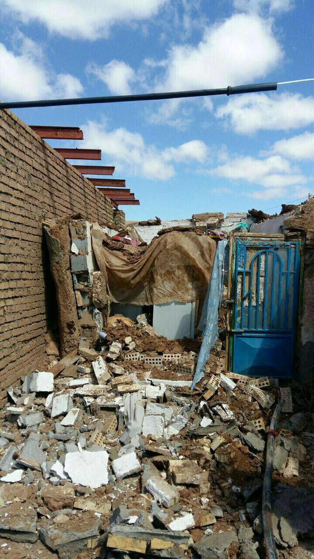 İran'daki Deprem Bilançosu Belli Oldu: 1 Ölü, 17 Yaralı