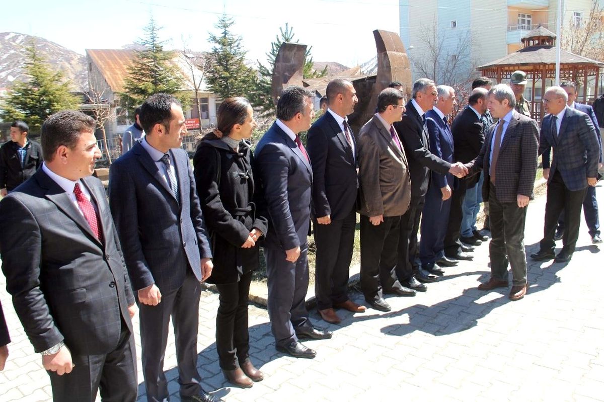 Vali Çınar'dan Mutki'ye Ziyaret