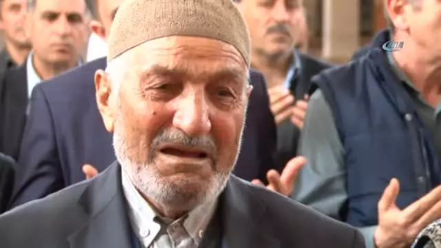 Yurt Genelinde İdlib'te Kimyasal Saldırıda Ölen Siviller İçin Gıyabi Cenaze Namazı Kılındı Yurt Genelinde İdlib'te Kimyasal Saldırıda Ölen Siviller İçin Gıyabi Cenaze Namazı Kılındı