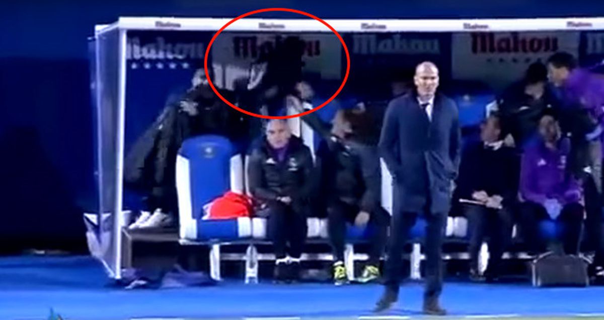 James Rodriguez, Oyundan Çıkarılınca Zidane'e Küfür Edip Koltuğu Yumrukladı