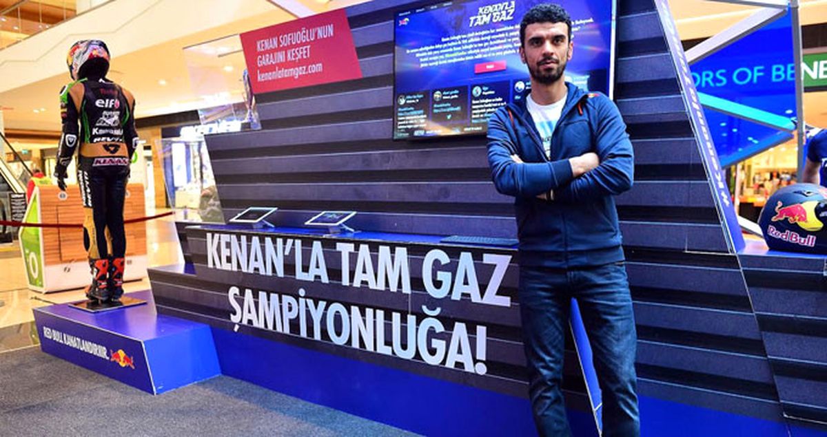 Milli Motosikletçi Kenan Sofuoğlu Hayranlarıyla Bir Araya Geldi
