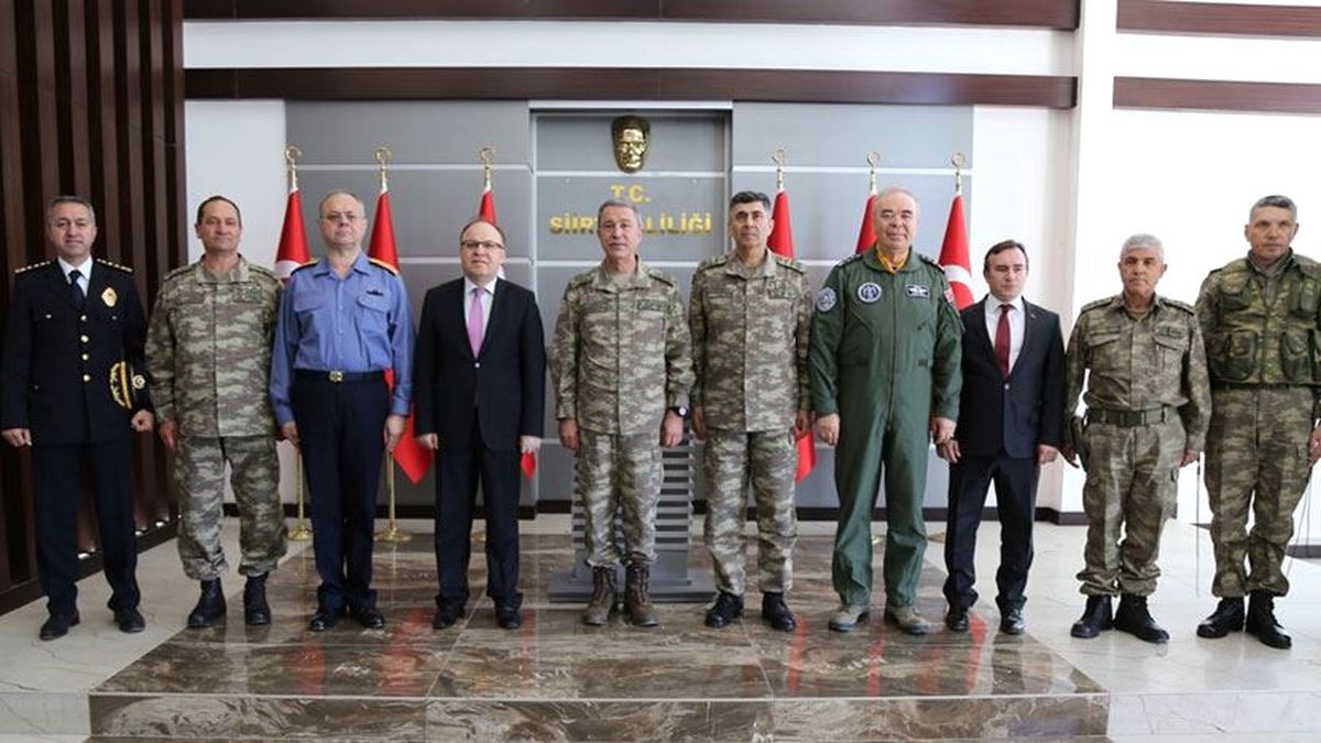 Komutanların Gezisinde İlk Kez Ortaya Çıktı! Deniz Kuvvetleri'nde Üniforma Değişti