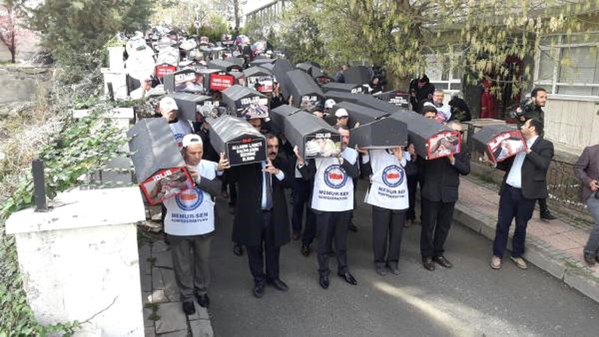 Ankara'da İdlib Katliamı İçin Protesto! Tabut Taşıyıp 'Dur De' Sloganı Attılar