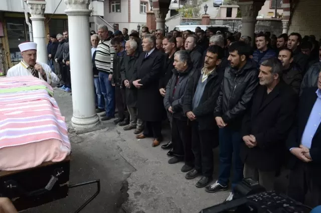 Eski Galatasaraylı Ergün Penbe'nin Babannesi Vefat Etti