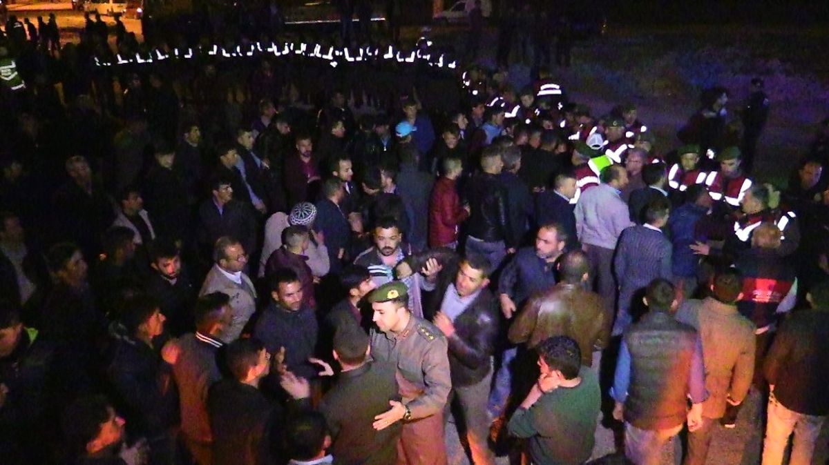 Konya'da Mahalle Sakinleri, Trafik Kazalarına Tepki Gösterip Yol Kapattı
