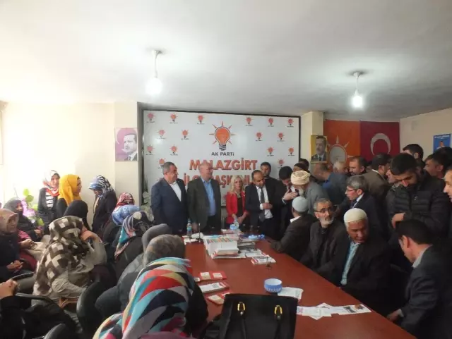 Malazgirt'te Referandum Çalışması Malazgirt'te Referandum Çalışması
