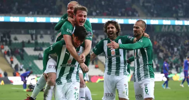 Süper Lig'de Bursaspor Sahasında Kardemir Karabükspor'u 3-0 Yendi