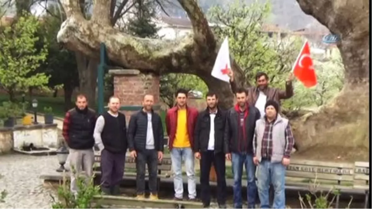 Traktörlerle 'Evet' Yazdılar