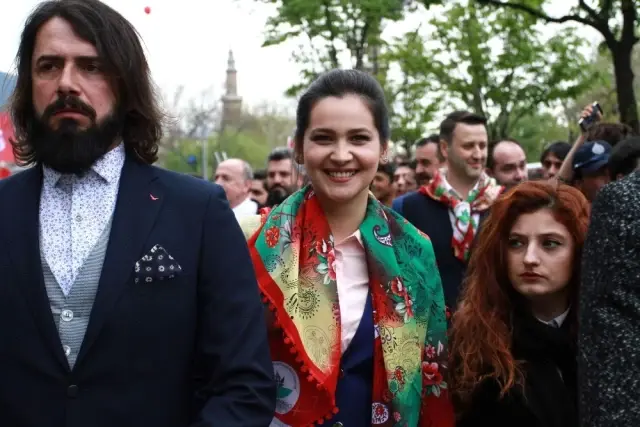 Bursa'nın Fetih Şenliklerinde Diriliş İzdihamı Bursa'nın Fetih Şenliklerinde Diriliş İzdihamı