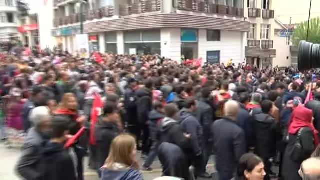 Bursa'nın Fetih Şenliklerinde Diriliş İzdihamı Bursa'nın Fetih Şenliklerinde Diriliş İzdihamı
