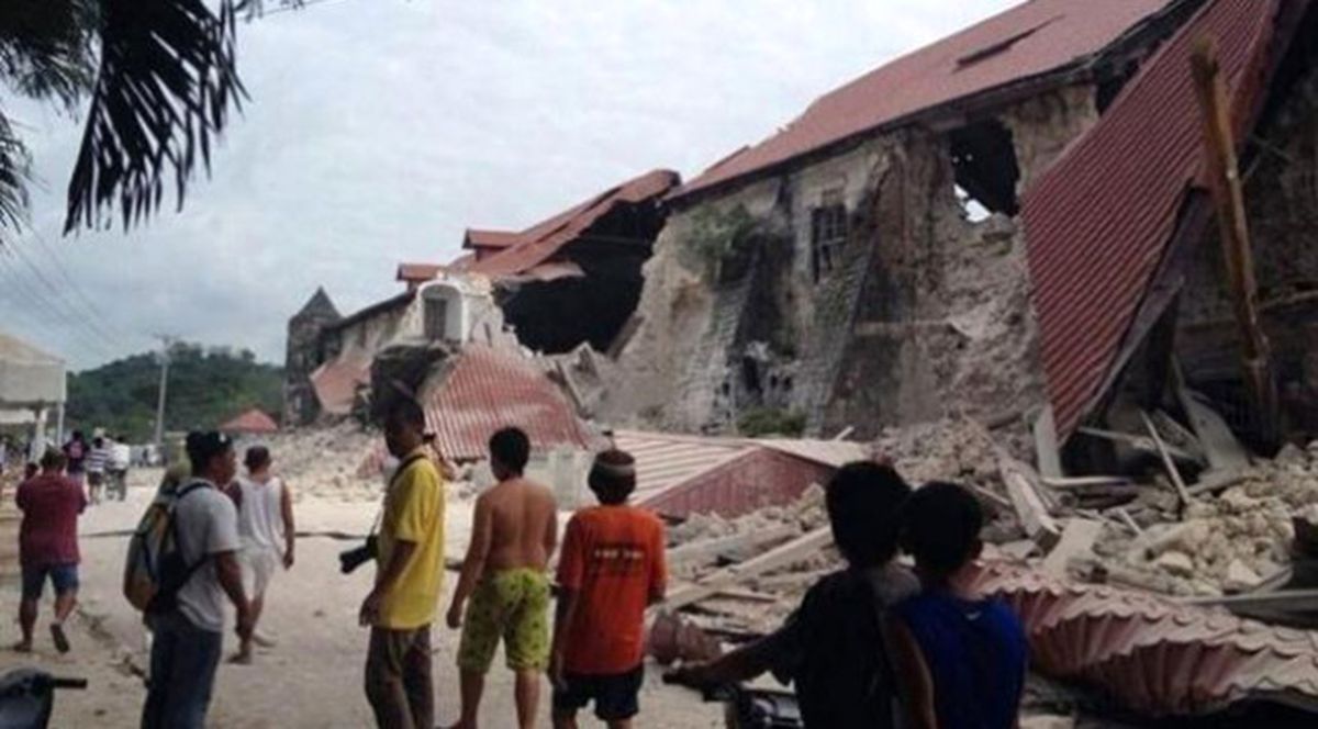 Filipinler'deki Depremler, Bölgede Tsunami Paniği Yarattı