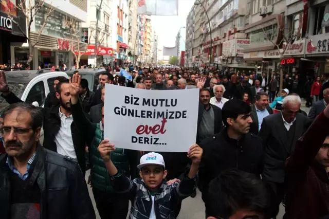 Tügva'dan 'Türkiye İçin Evet' Yürüyüşü Tügva'dan 'Türkiye İçin Evet' Yürüyüşü