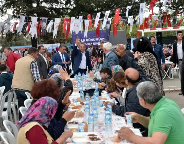 Başkan Uysal, Kütüphane Sorununa El Koydu Başkan Uysal, Kütüphane Sorununa El Koydu