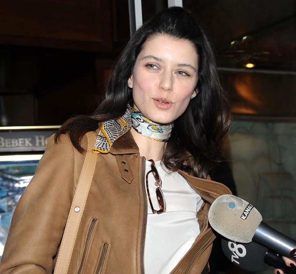Beren Saat, Tüp Bebek Sorusuna Bozuldu