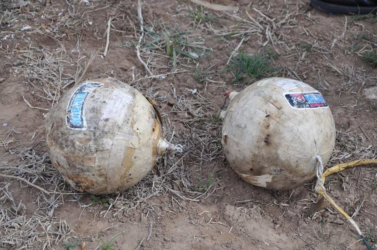 Köylülerin Bomba Sanıp Paniklediği Cisimler, Havai Fişek Çıktı