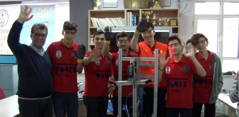Gültepe Öğrencileri ABD'deki Robot Yarışmasından İki Ödülle Dönüyor