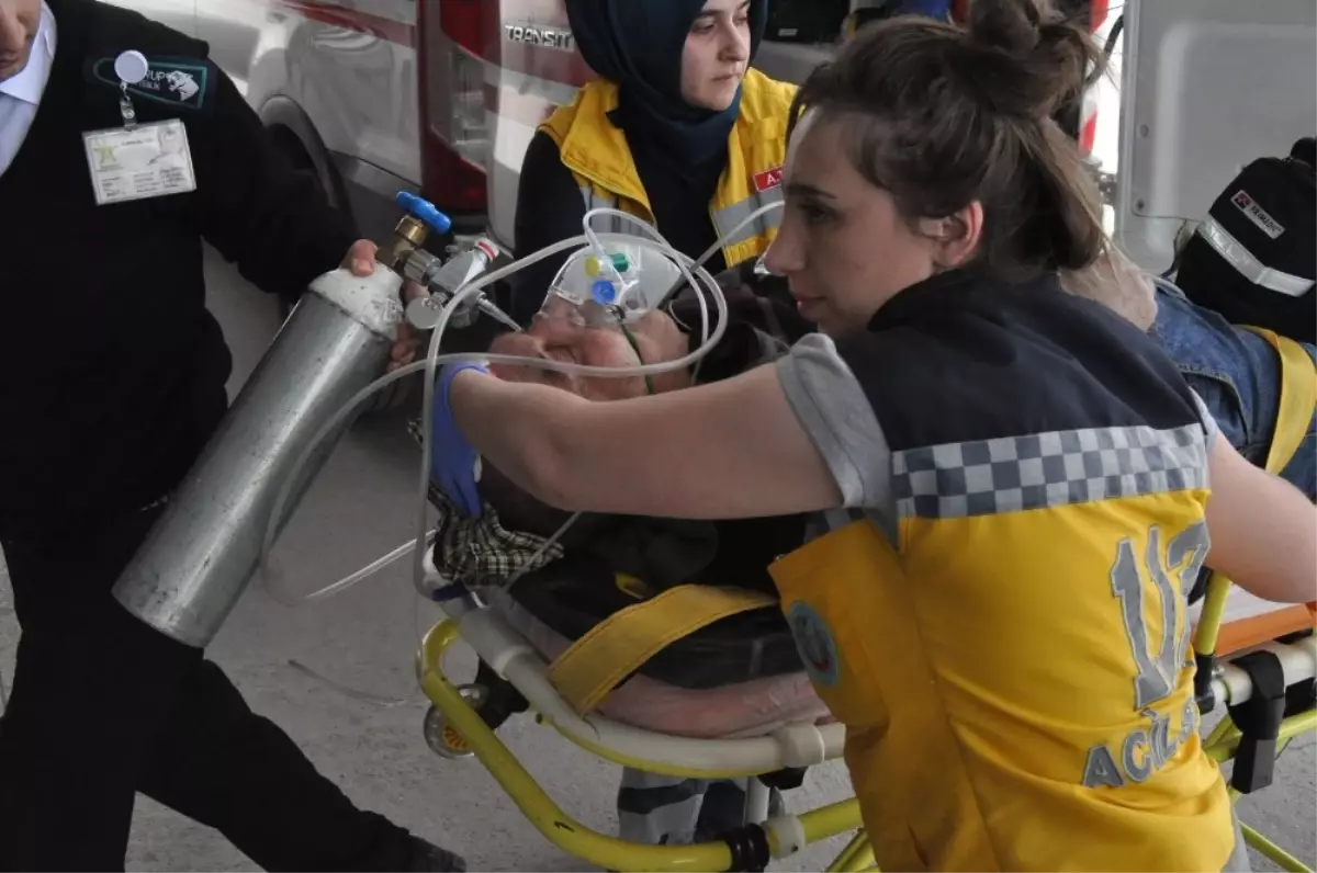 Kocaeli'de Yüksekten Düşen İşçi Yaralandı