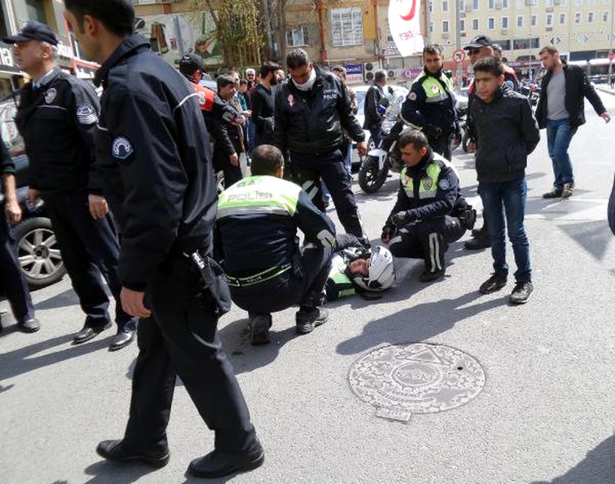 Motosikletli Trafik Polisi Kazada Yaralandı