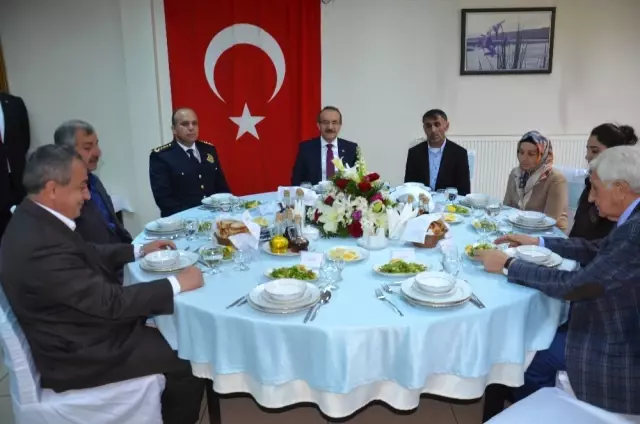 Türk Polis Teşkilatının 172. Kuruluş Yıldönümü Türk Polis Teşkilatının 172. Kuruluş Yıldönümü