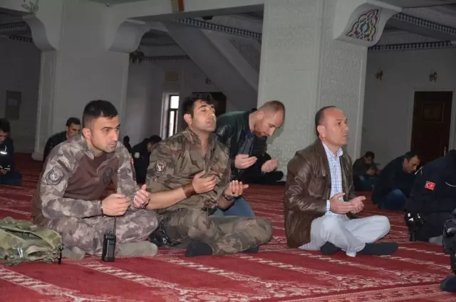 Yüksekova'da Şehit Polisler İçin Mevlit Okutuldu