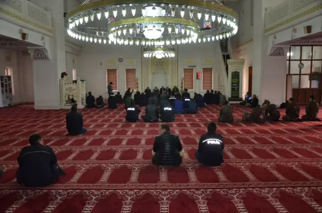 Yüksekova'da Şehit Polisler İçin Mevlit Okutuldu
