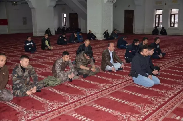 Yüksekova'da Şehit Polisler İçin Mevlit Okutuldu