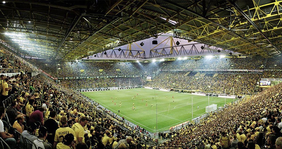 B.Dortmund-Monaco Maçı Dortmund Otobüsü Yakınlarındaki Patlama Nedeniyle Ertelendi