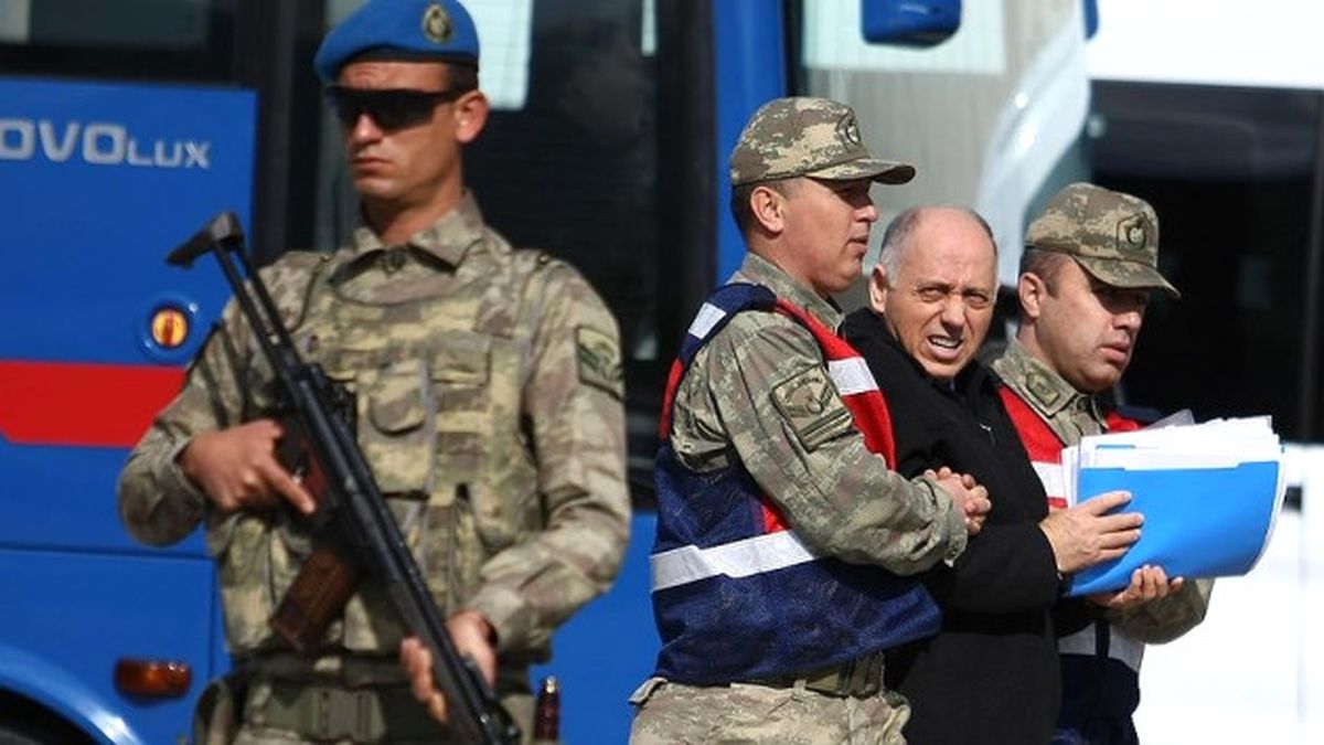 Darbeci General Avni Angun Ankara'da Yakalandı!