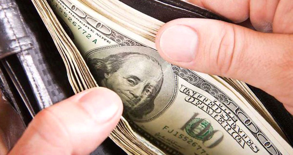 Dolar 3,72 TL'den, Euro 3,94 TL'den Güne Başladı