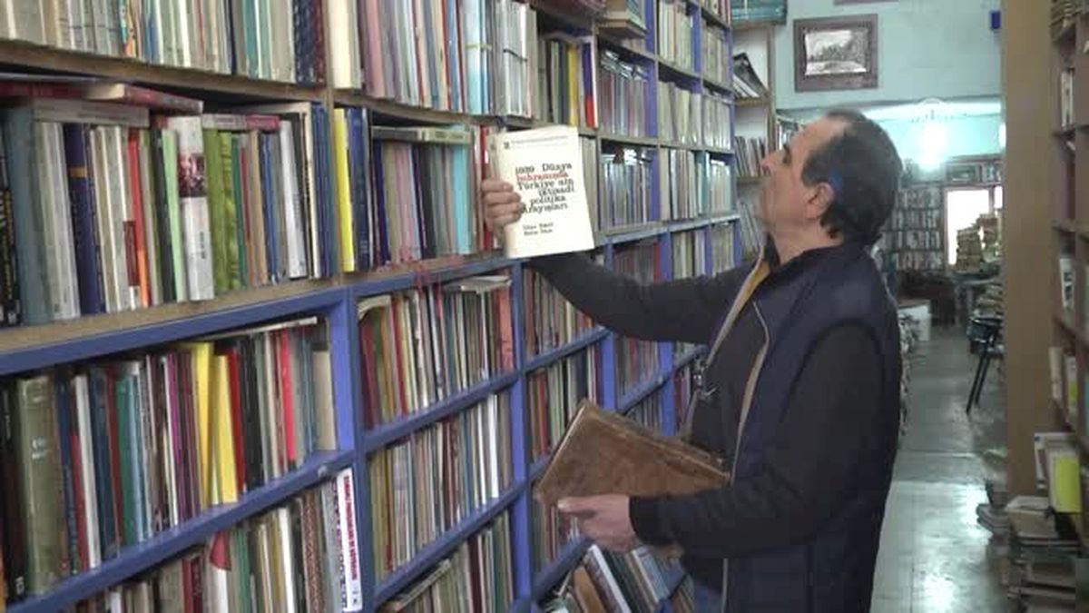 Bibliyomani' Bozukluğu Iş Sahibi Yaptı