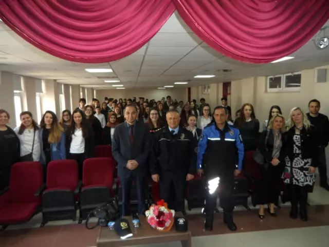 Bozüyük'te Öğrencilere Polislik Mesleği Tanıtıldı