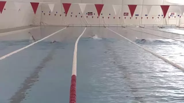 Görme Engelli Yüzücünün Azim Dolu Hikayesi