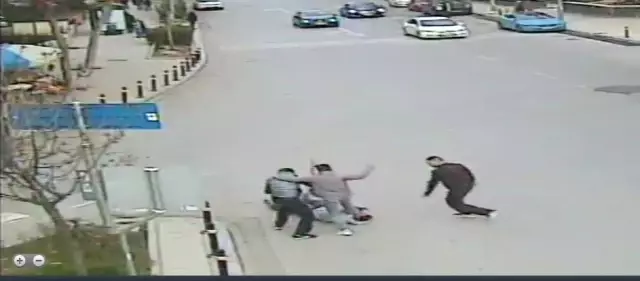 Kadıköy'de Cinayet Anı Kamerada Kadıköy'de Cinayet Anı Kamerada