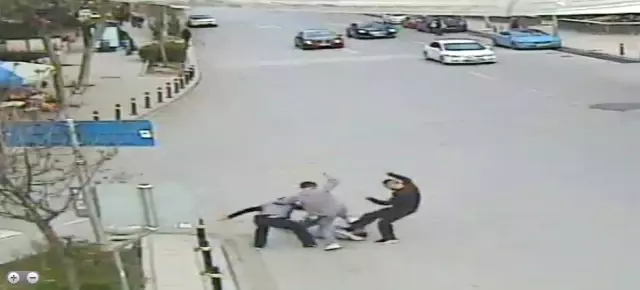 Kadıköy'de Cinayet Anı Kamerada Kadıköy'de Cinayet Anı Kamerada