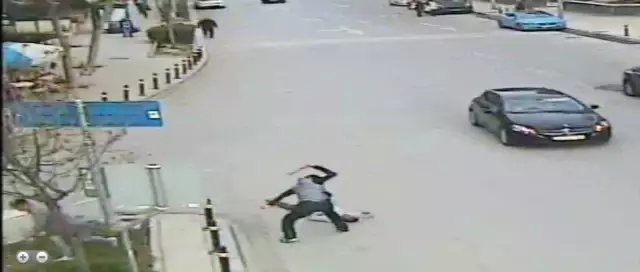 Kadıköy'de Cinayet Anı Kamerada Kadıköy'de Cinayet Anı Kamerada