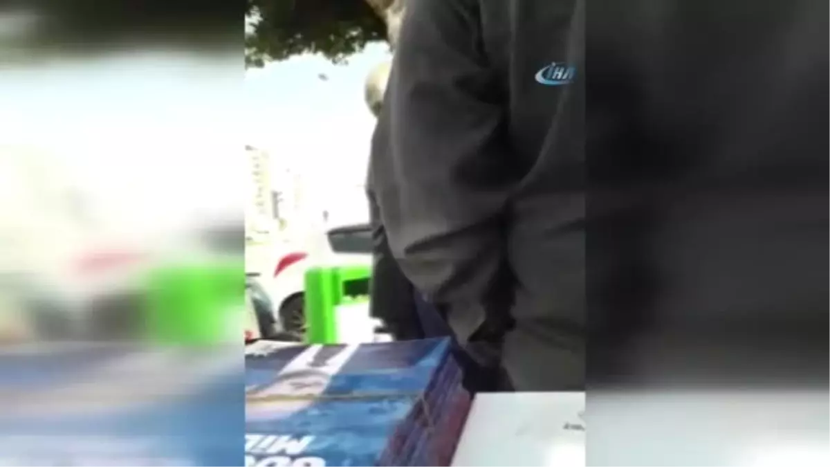 Antalya'da 'Evet' Standında 'Neden Evet Diyeceğiz' Yumruğu: 4 Yaralı
