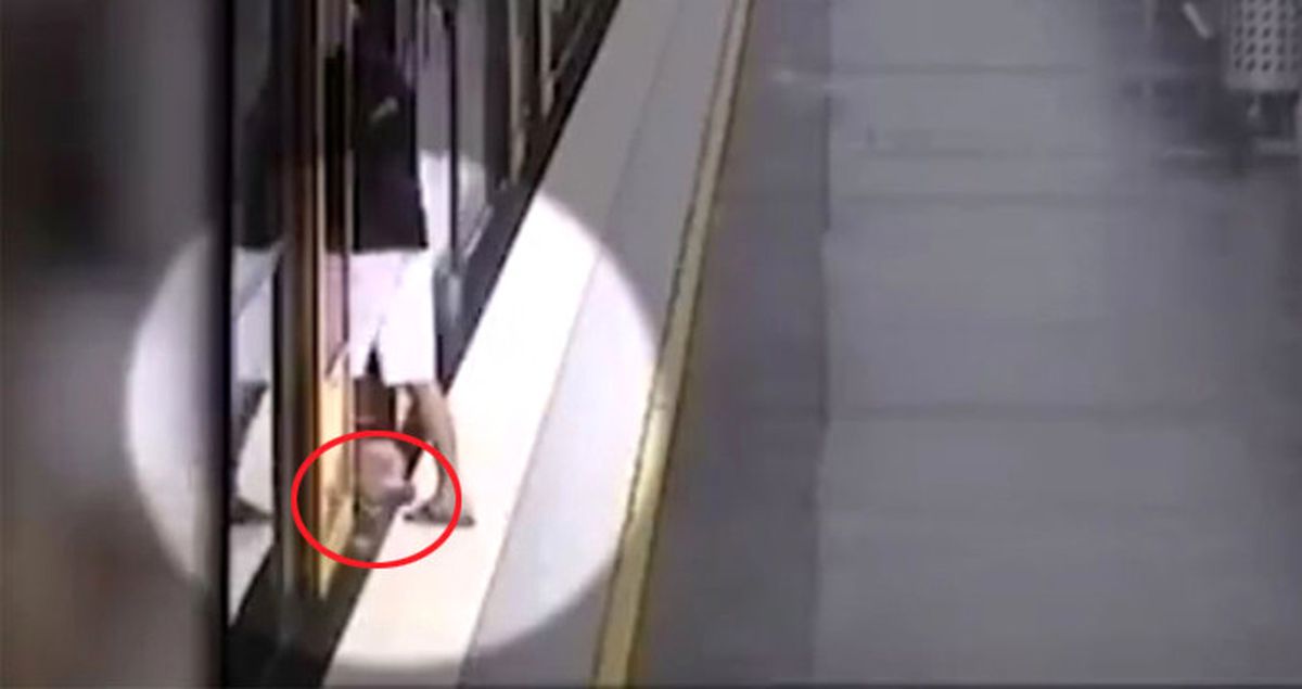 Avustralya'da Bir Çocuk, Trenle İstasyon Arasındaki Boşluğa Düştü