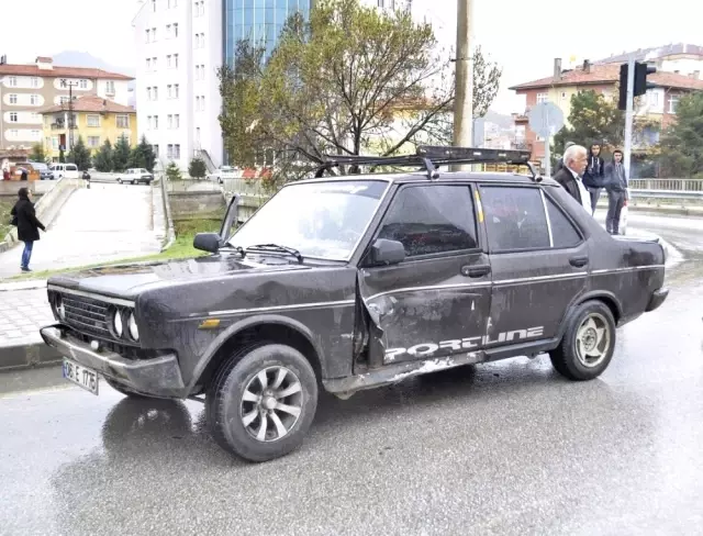 Çorum'da Zincirleme Trafik Kazası: 4 Yaralı