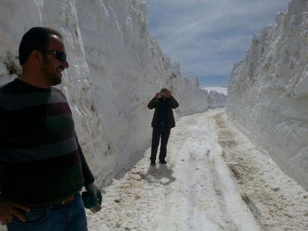Hakkari'de Çığın Kapattığı Yol 2 Günde Açıldı