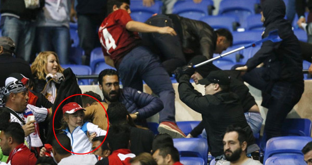 Lyon'lu Taraftarlar, Kadın Çocuk Demeden Beşiktaşlı Taraftarlara Saldırdı