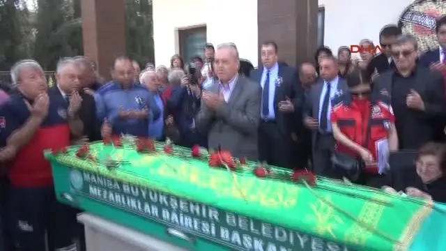 Manisa Yılın Doktoru Gözyaşlarıyla Uğurlandı Manisa Yılın Doktoru Gözyaşlarıyla Uğurlandı