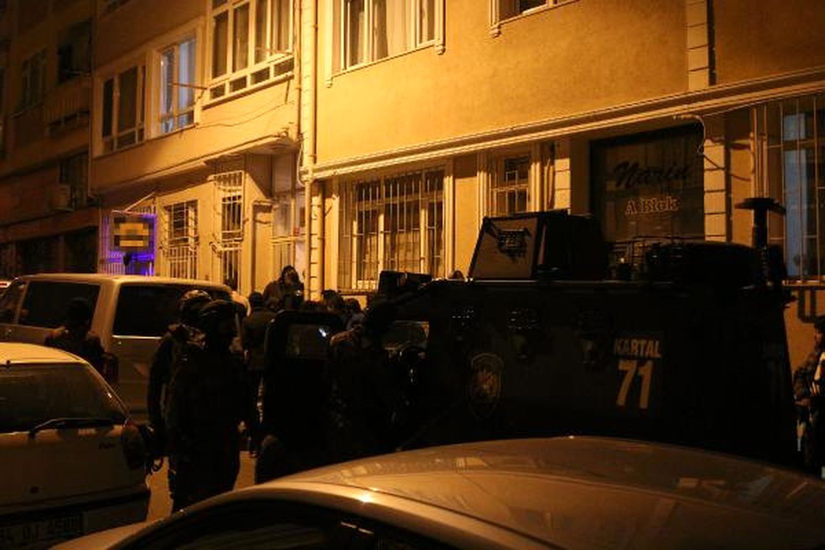 Üsküdar'da Apartmana Uzun Namlulu Silahla Girildi, Özel Harekat Operasyon Düzenledi
