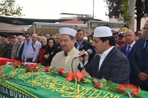 Yılın Doktoru', Gözyaşlarıyla Uğurlandı Yılın Doktoru', Gözyaşlarıyla Uğurlandı
