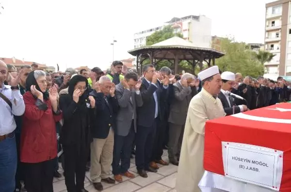 Yılın Doktoru', Gözyaşlarıyla Uğurlandı Yılın Doktoru', Gözyaşlarıyla Uğurlandı